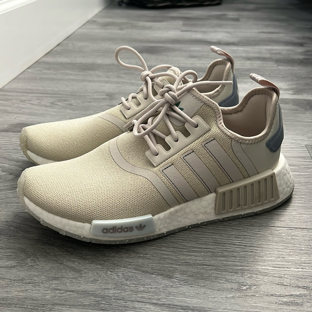Adidas NMD_R1 Women’s Shoes Size 7.5
